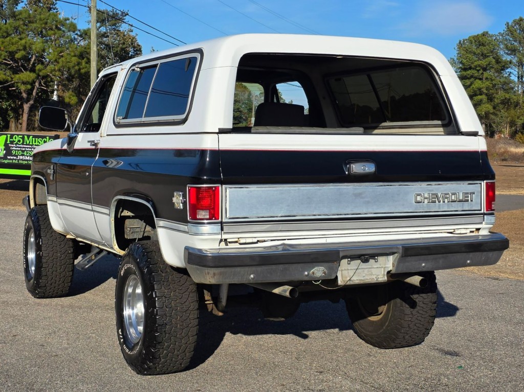 1984 Chevrolet Blazer Image 10