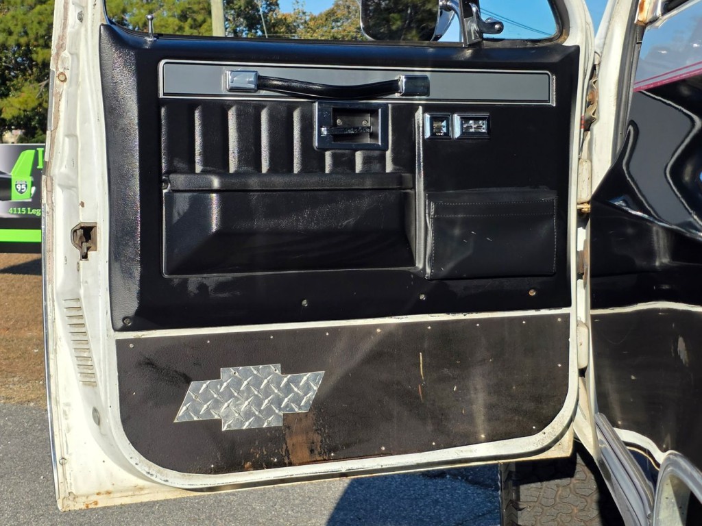 1984 Chevrolet Blazer Image 35