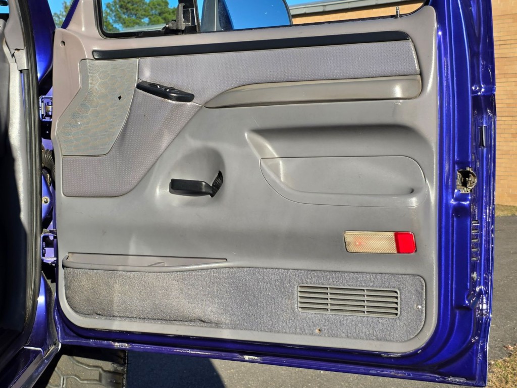 1995 Ford F-150 Image 32