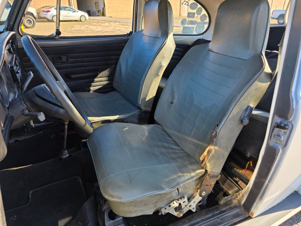 1986 Volkswagen Beetle Image 14