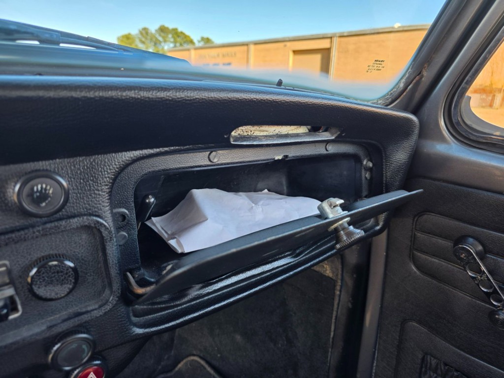 1986 Volkswagen Beetle Image 22