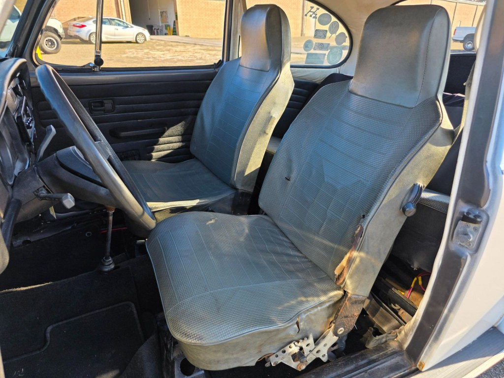 1986 Volkswagen Beetle Image 26