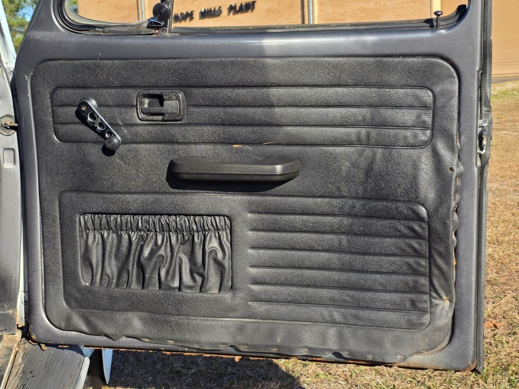 1986 Volkswagen Beetle Image 38