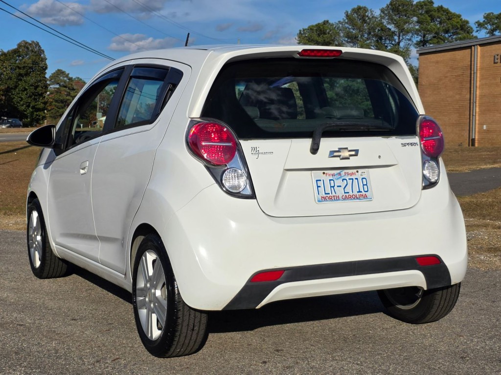 2013 Chevrolet Spark Image 10