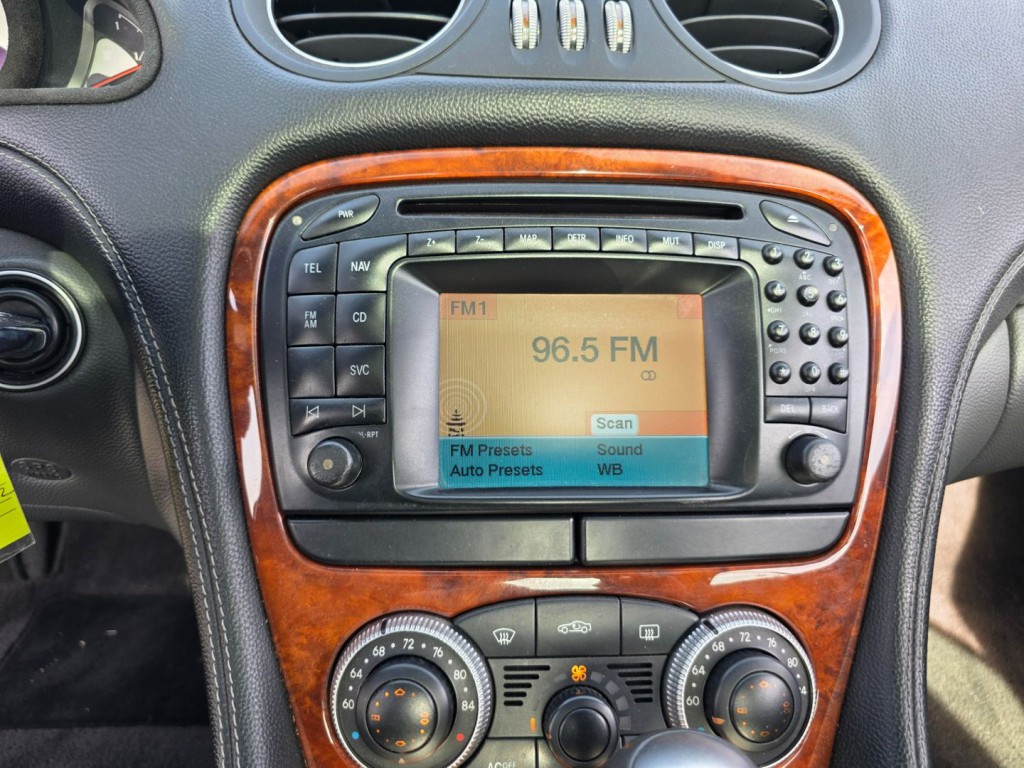 2003 Mercedes-Benz SL-Class Image 22