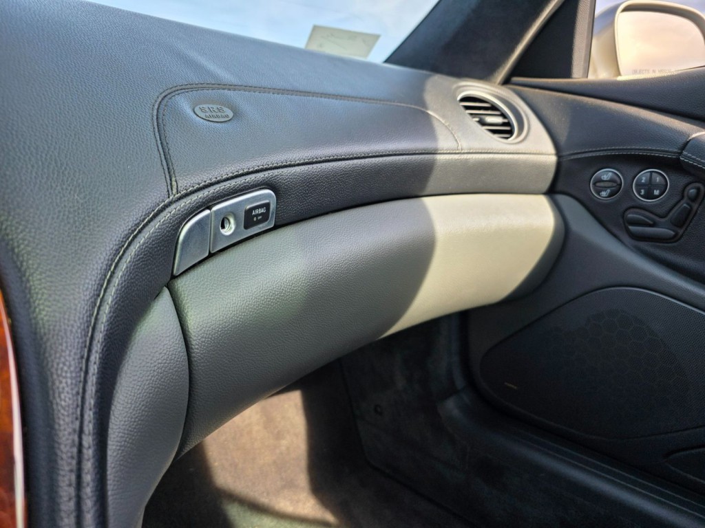 2003 Mercedes-Benz SL-Class Image 24