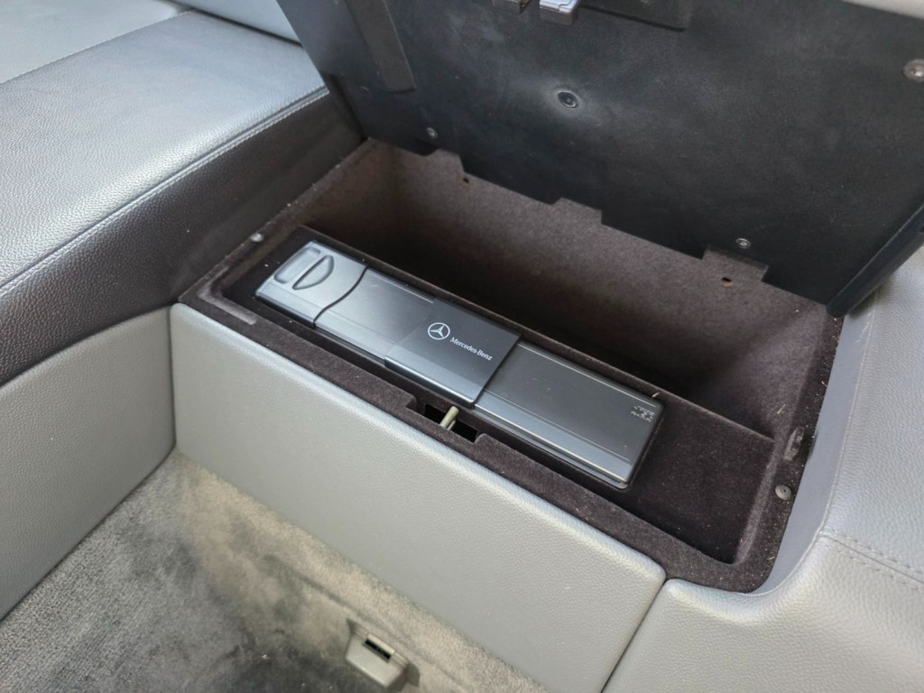 2003 Mercedes-Benz SL-Class Image 29