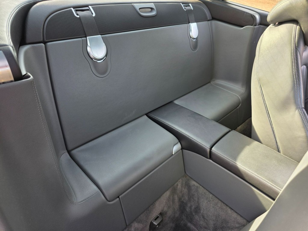 2003 Mercedes-Benz SL-Class Image 31