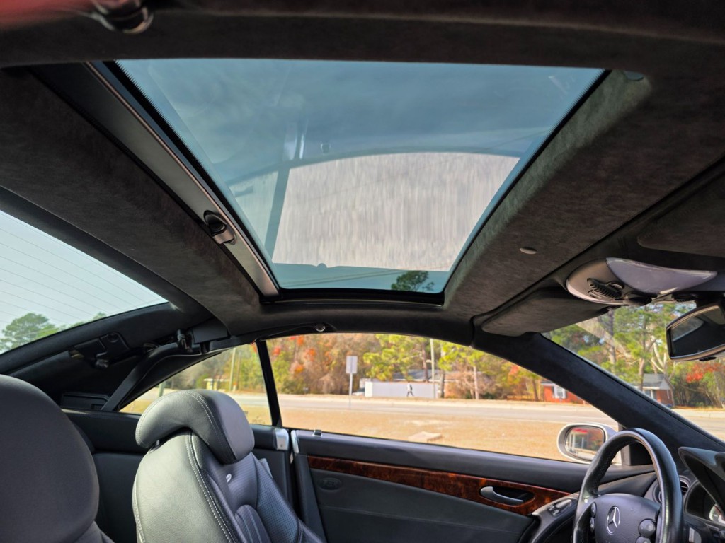 2003 Mercedes-Benz SL-Class Image 36