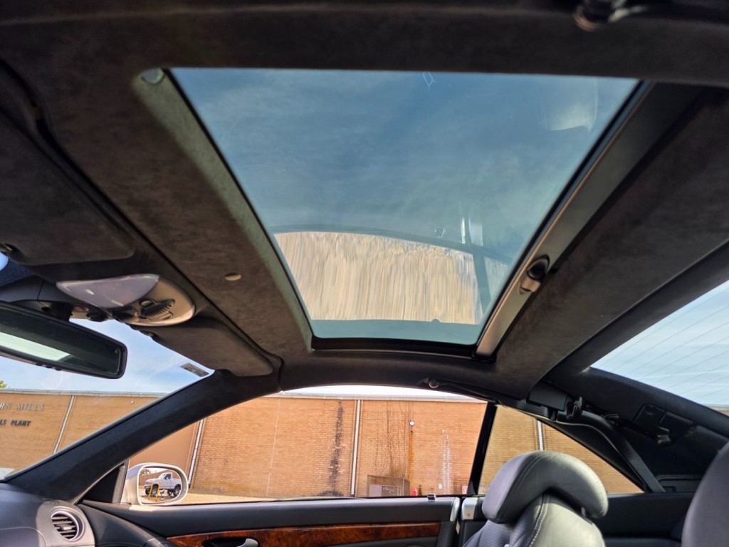 2003 Mercedes-Benz SL-Class Image 39