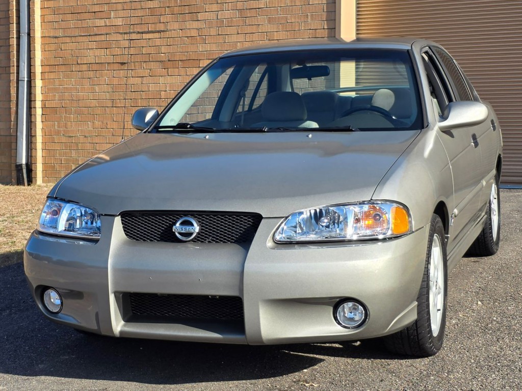2002 Nissan Sentra Image 2