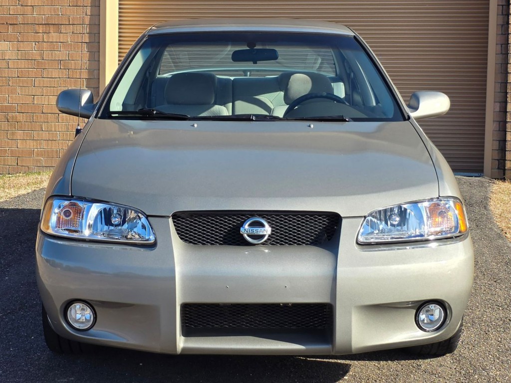 2002 Nissan Sentra Image 3
