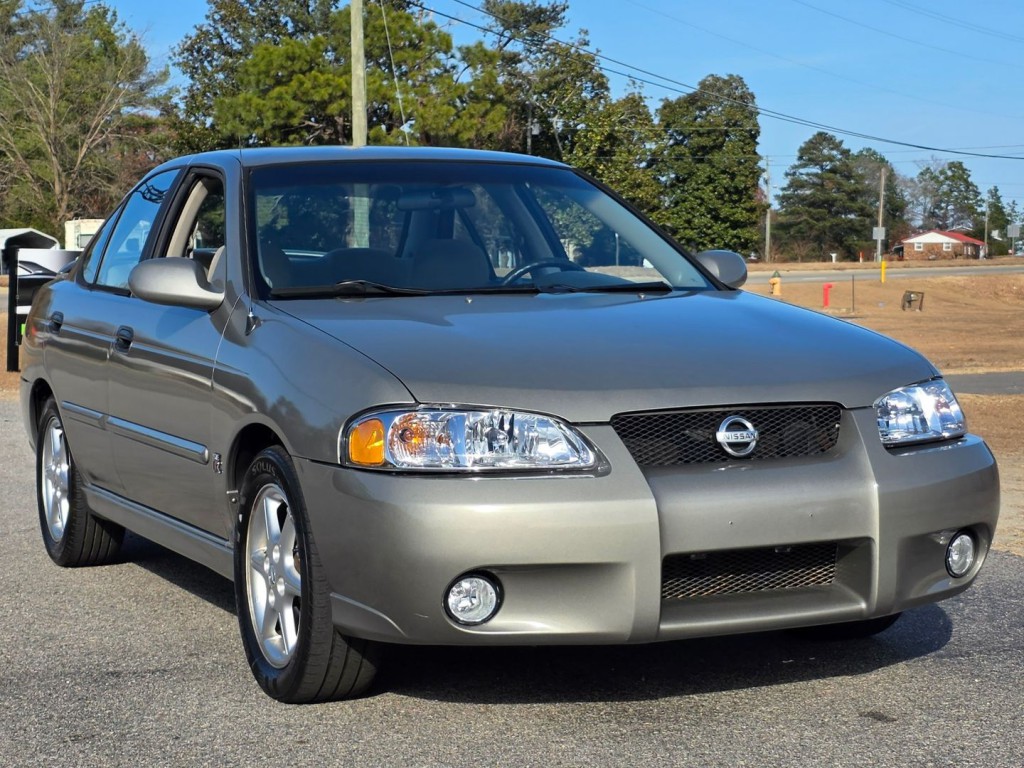 2002 Nissan Sentra Image 4