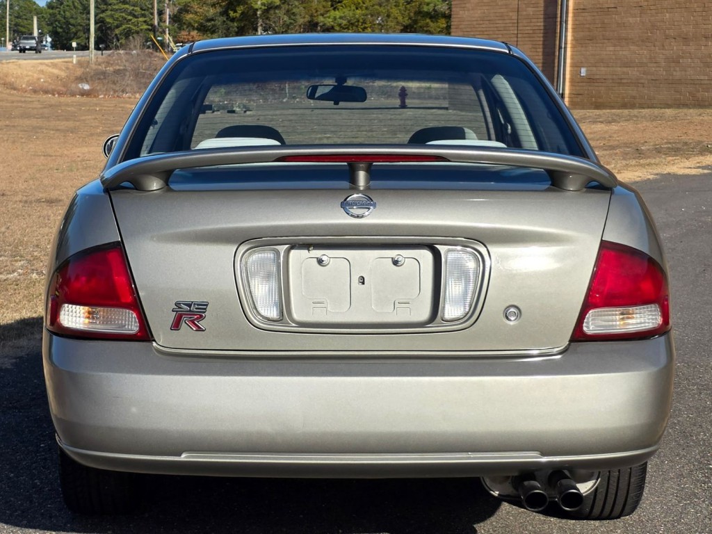 2002 Nissan Sentra Image 9