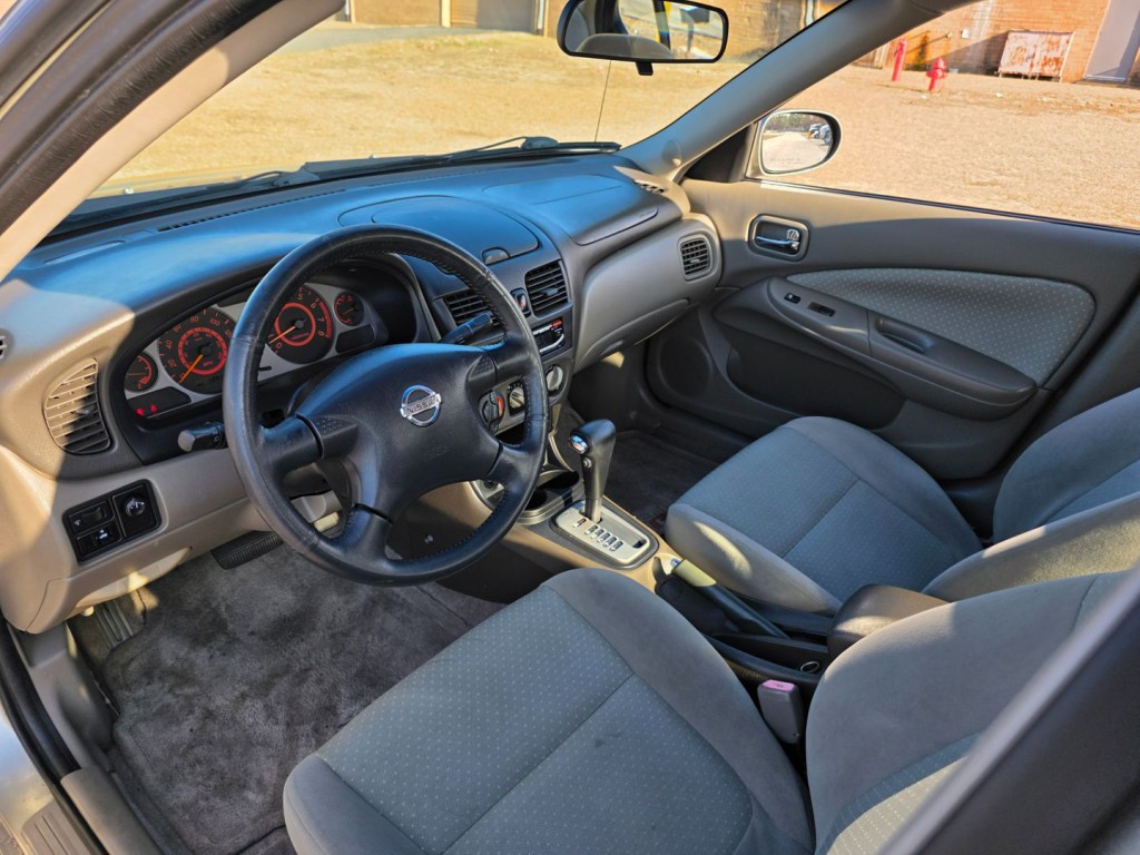 2002 Nissan Sentra Image 16