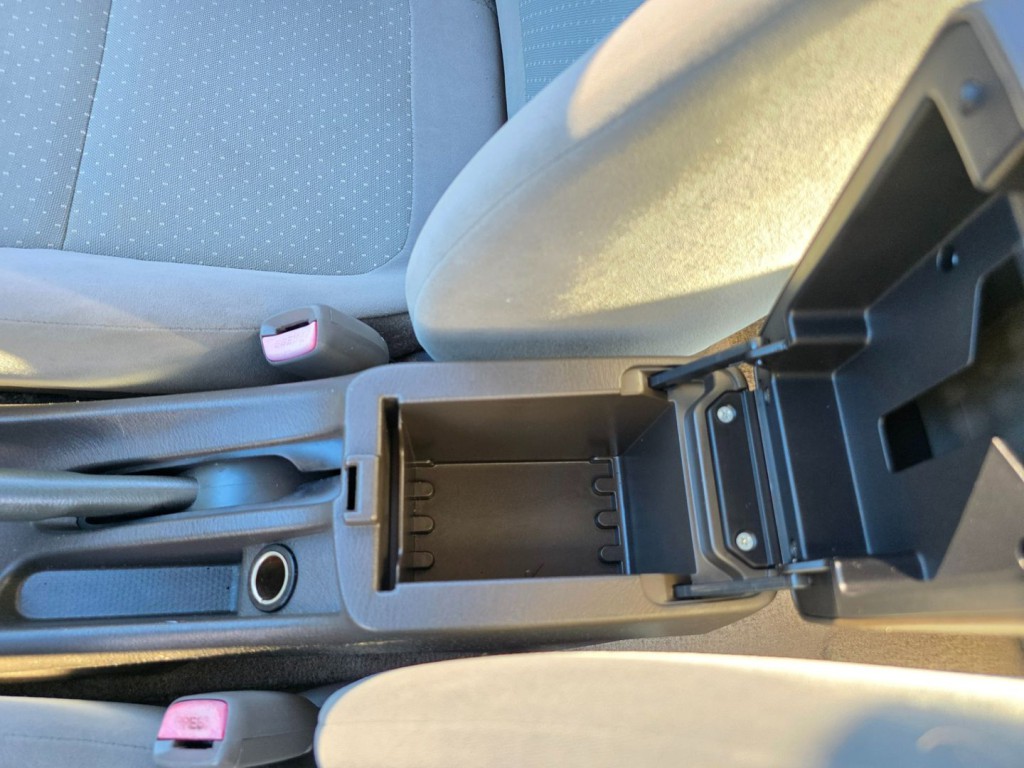 2002 Nissan Sentra Image 25