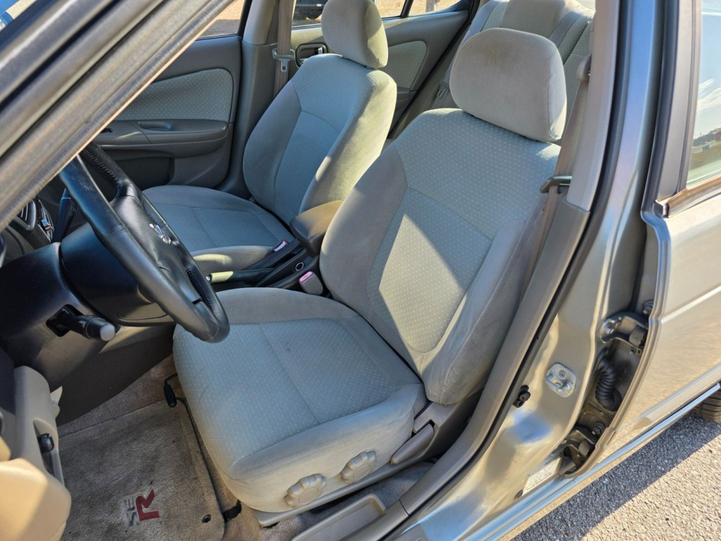 2002 Nissan Sentra Image 26