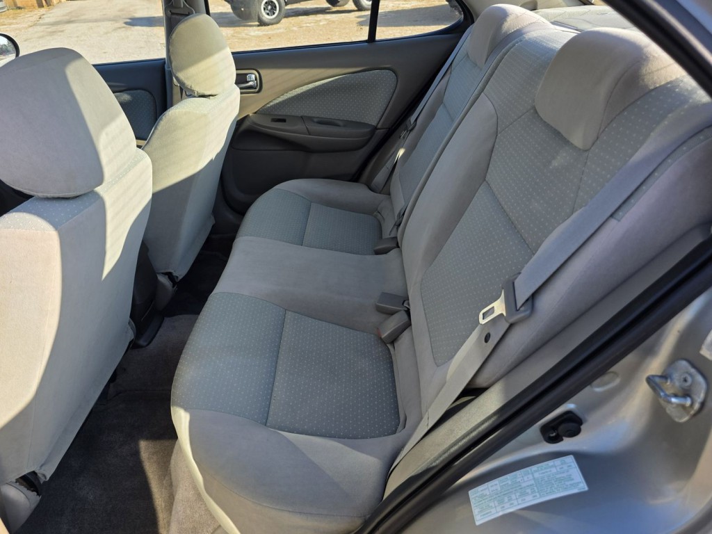 2002 Nissan Sentra Image 28