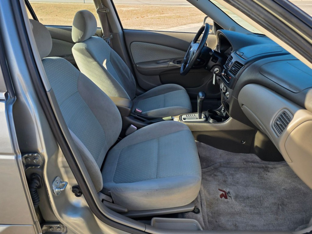 2002 Nissan Sentra Image 30