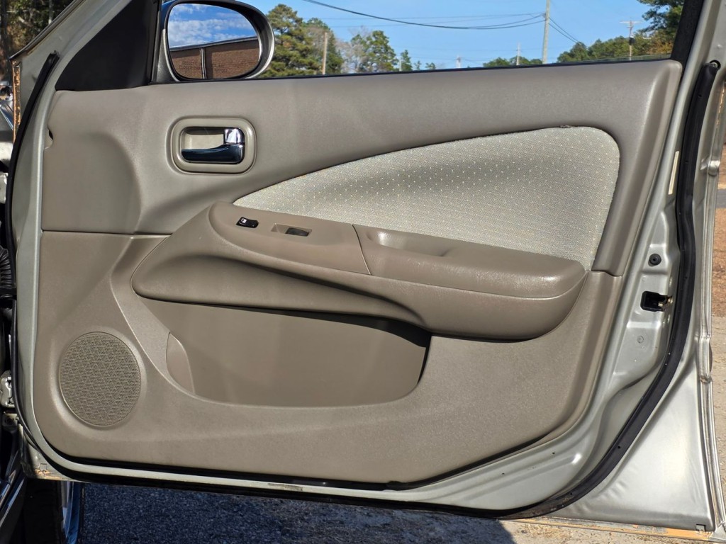 2002 Nissan Sentra Image 38