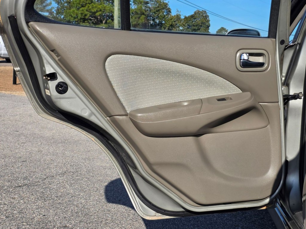 2002 Nissan Sentra Image 39