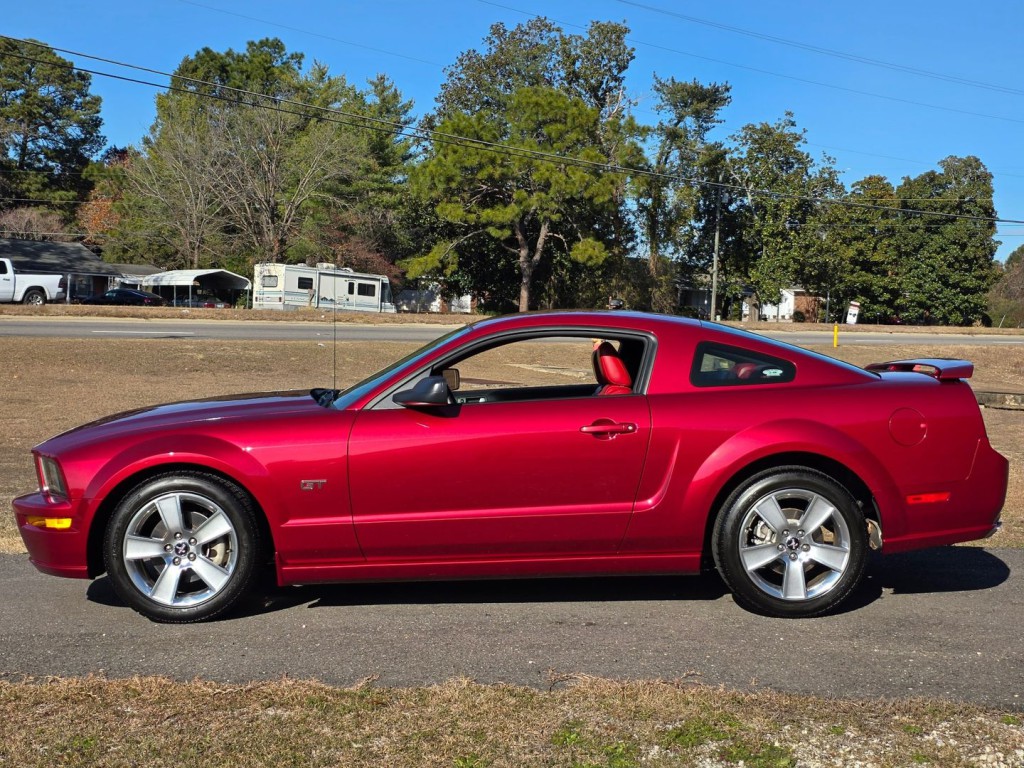 2006 Ford Mustang Image 12