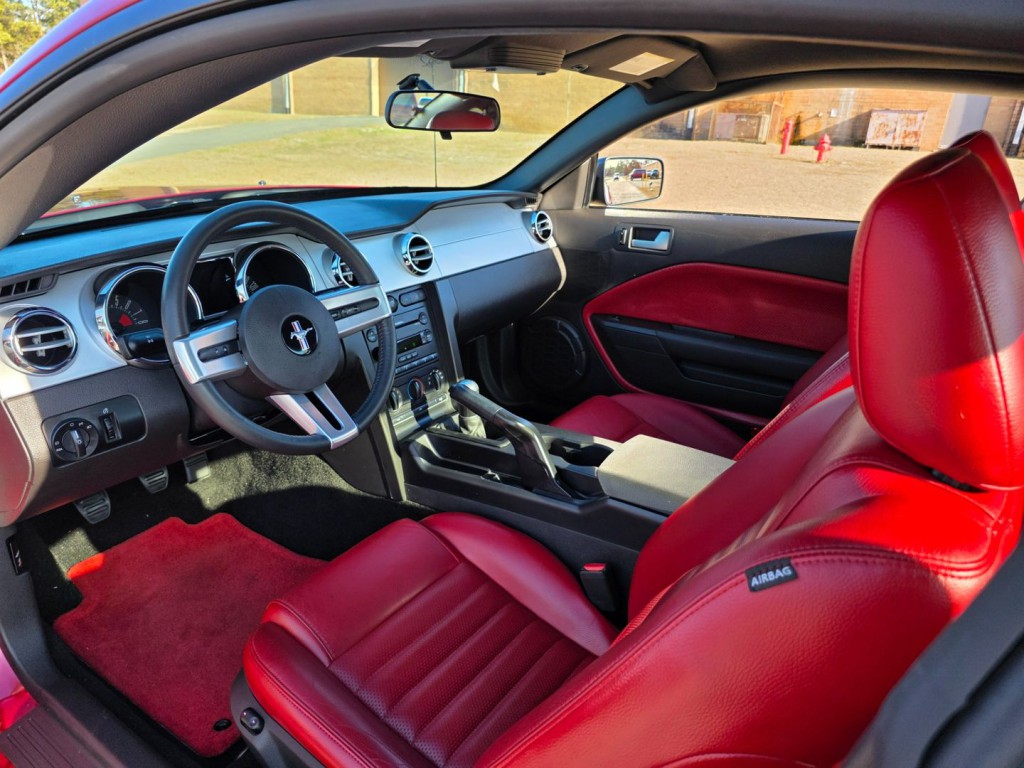 2006 Ford Mustang Image 16