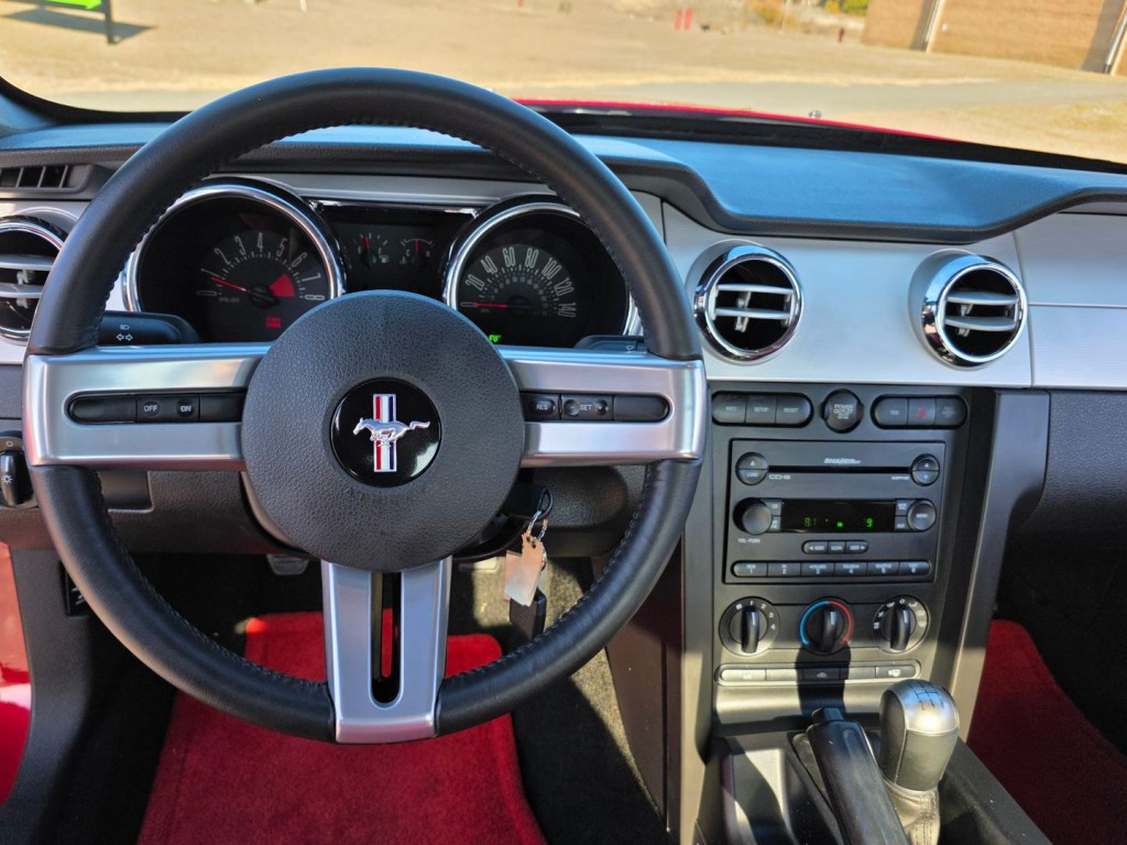 2006 Ford Mustang Image 17