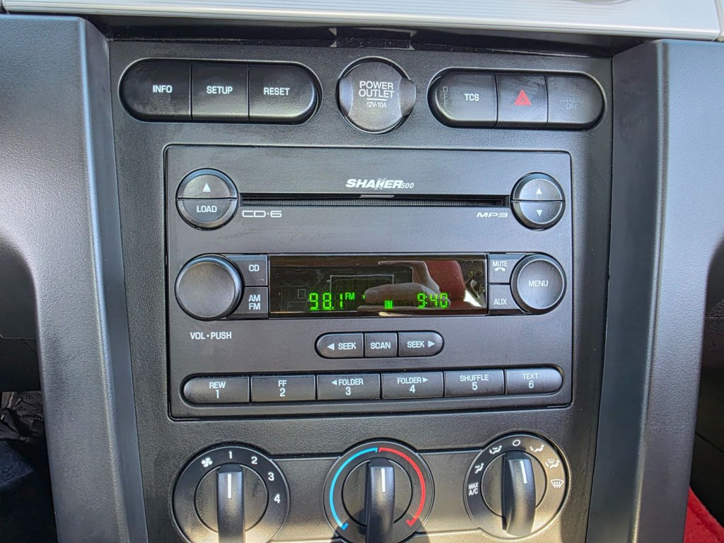 2006 Ford Mustang Image 21