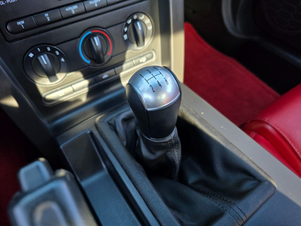 2006 Ford Mustang Image 22