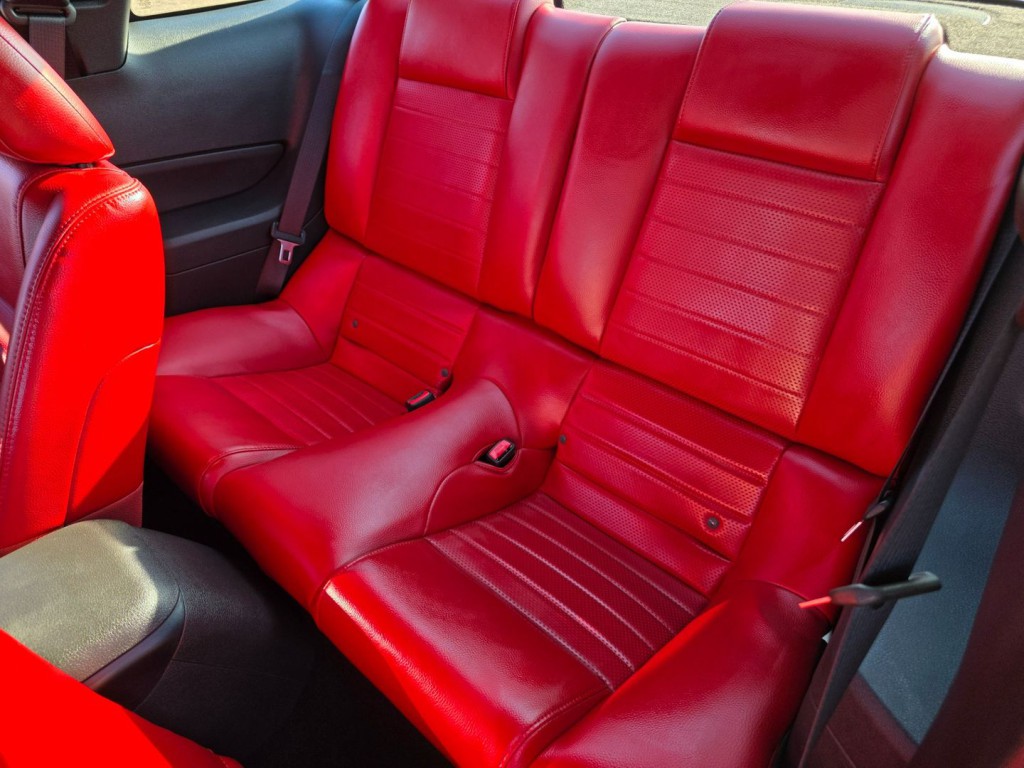 2006 Ford Mustang Image 28