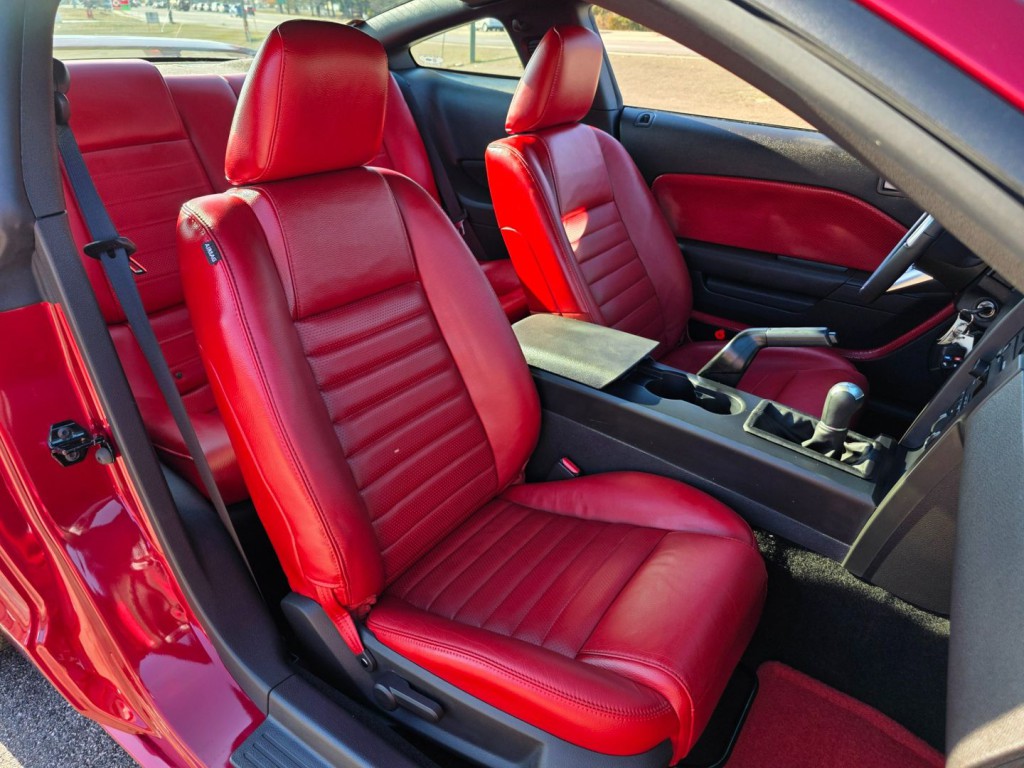 2006 Ford Mustang Image 30