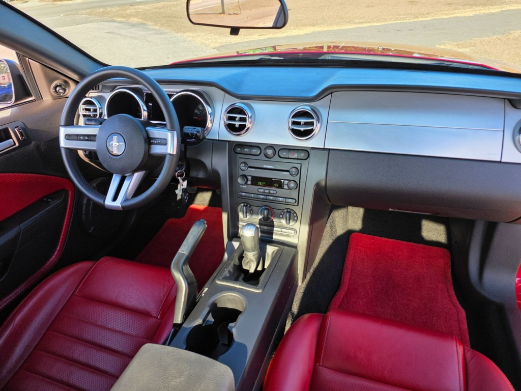 2006 Ford Mustang Image 33