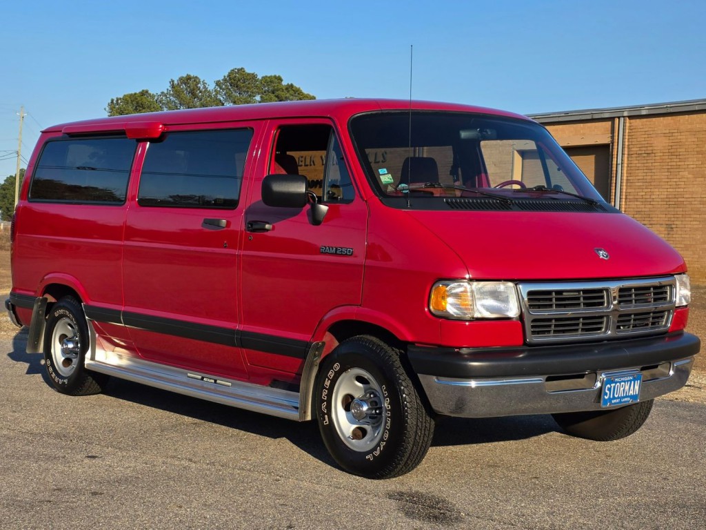 1994 Dodge Ram Van Image 5