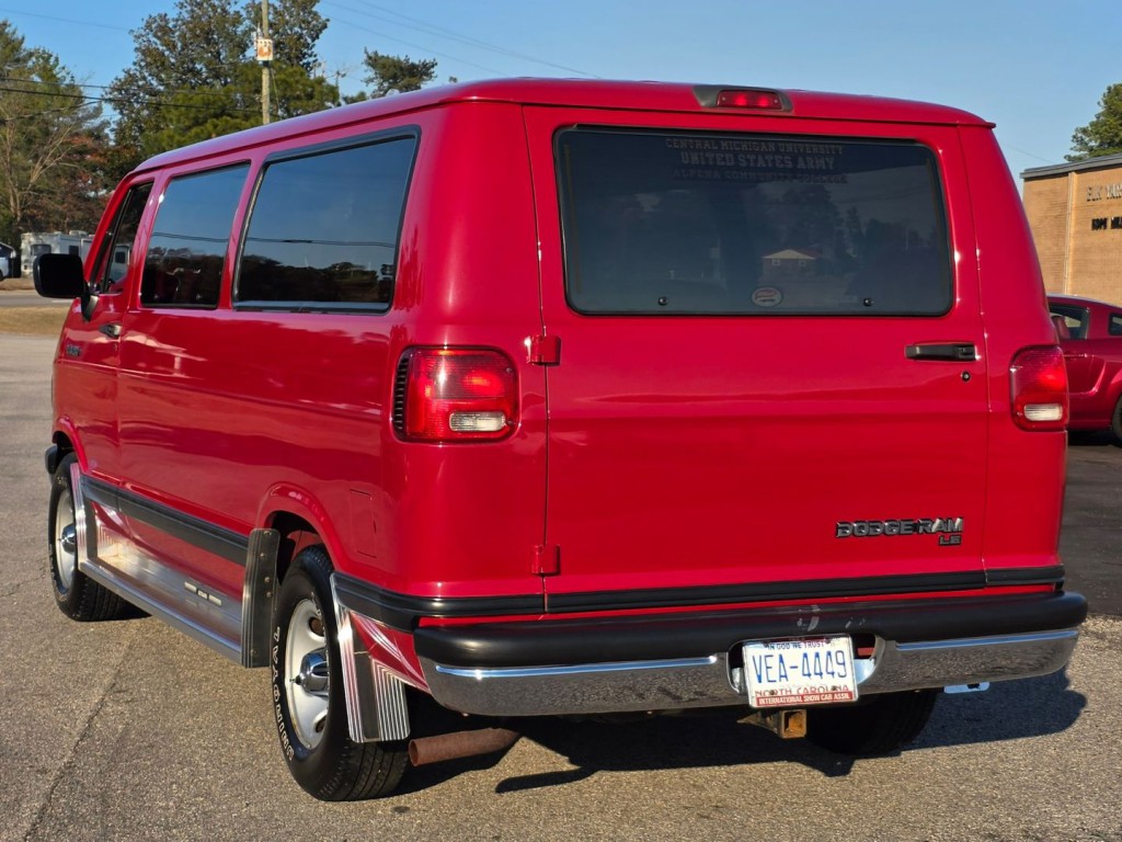 1994 Dodge Ram Van Image 10