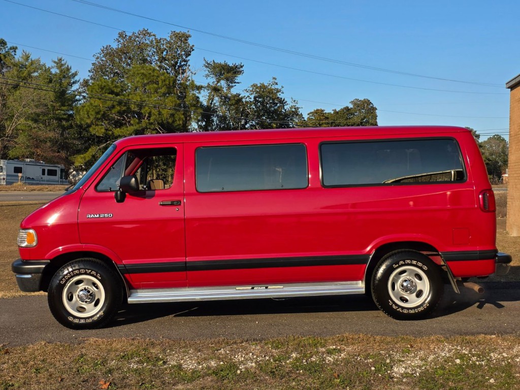 1994 Dodge Ram Van Image 12