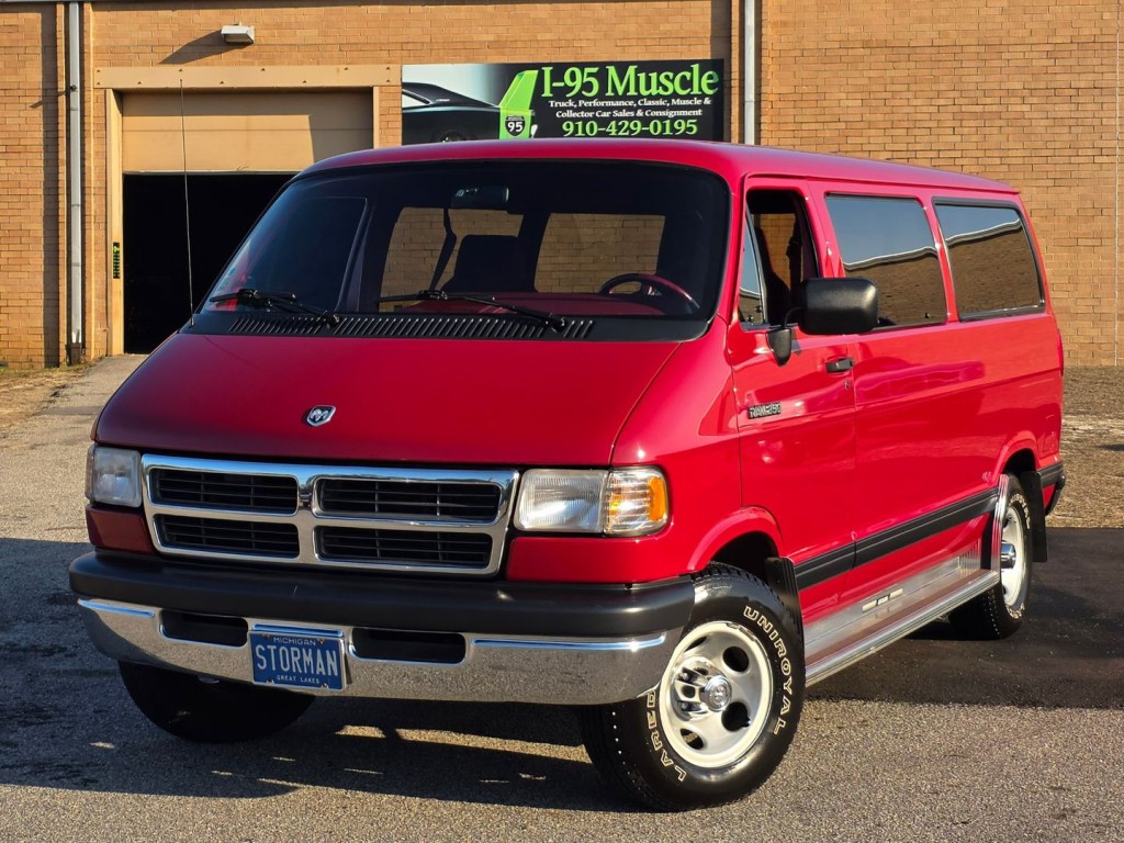 1994 Dodge Ram Van Image 13