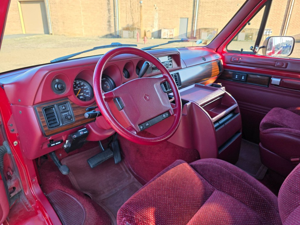 1994 Dodge Ram Van Image 16