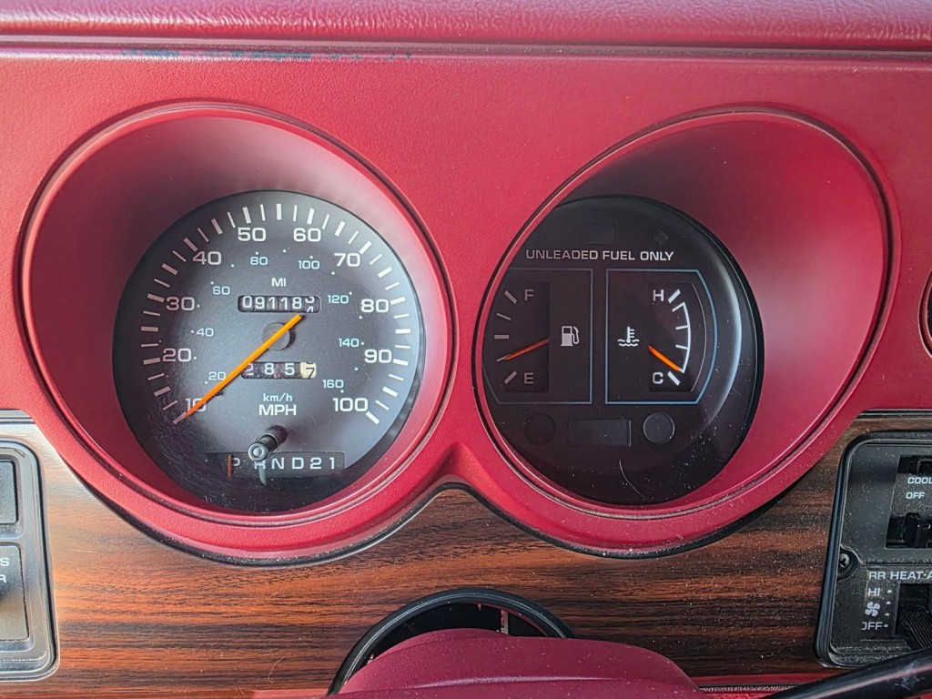 1994 Dodge Ram Van Image 19