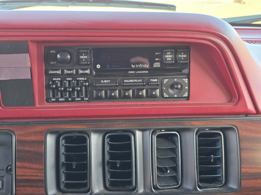 1994 Dodge Ram Van Image 21