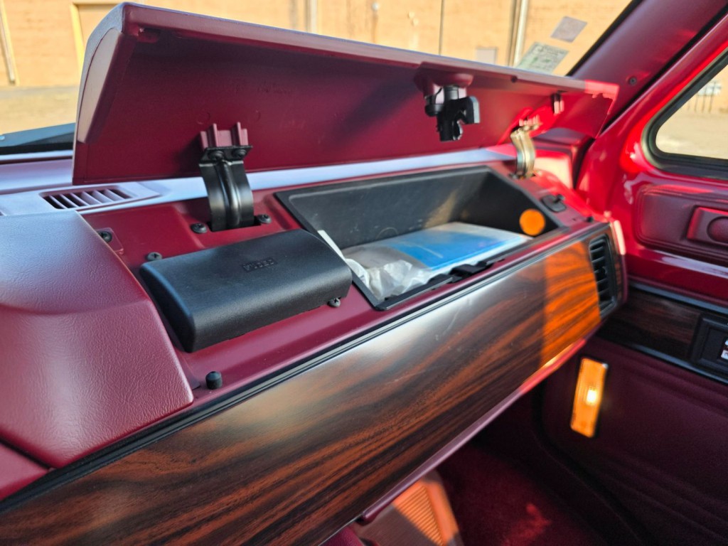 1994 Dodge Ram Van Image 23