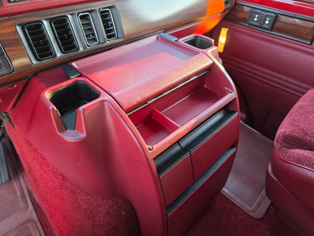 1994 Dodge Ram Van Image 24