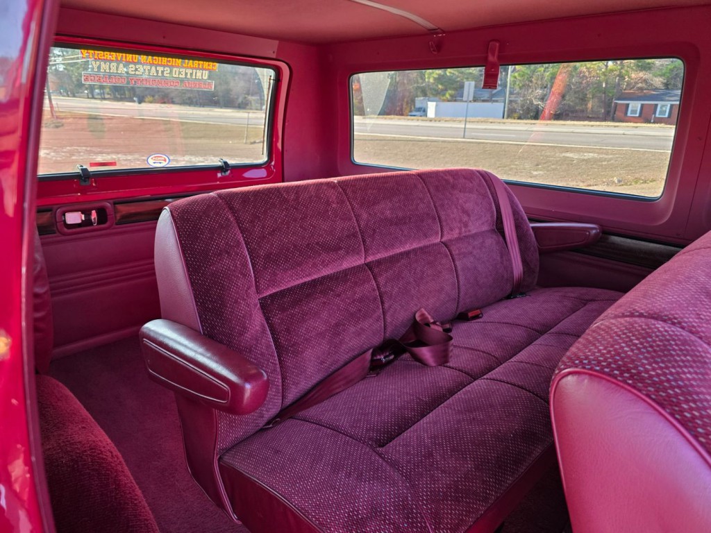 1994 Dodge Ram Van Image 28