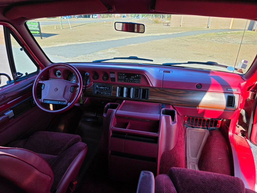 1994 Dodge Ram Van Image 34