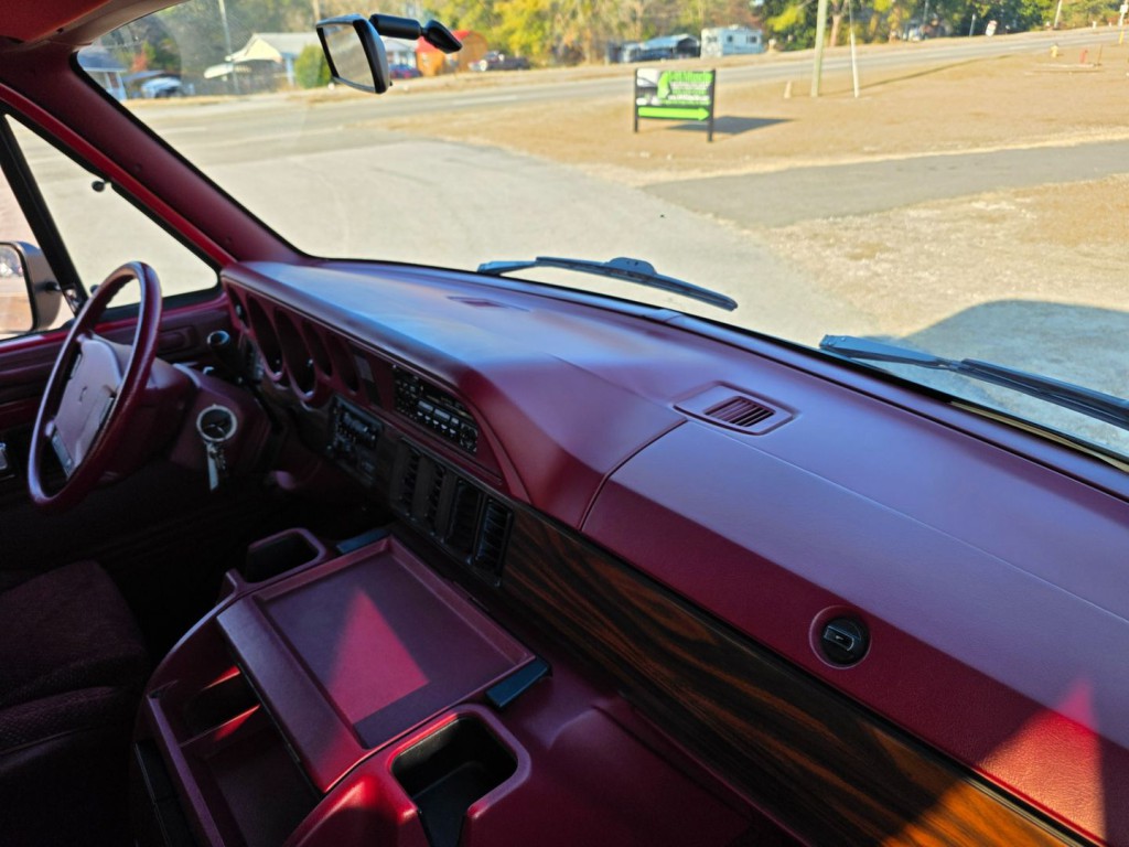 1994 Dodge Ram Van Image 35