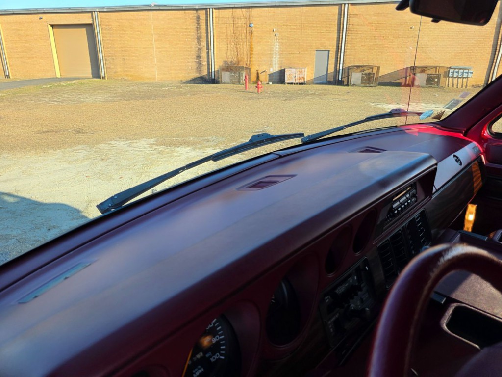 1994 Dodge Ram Van Image 36