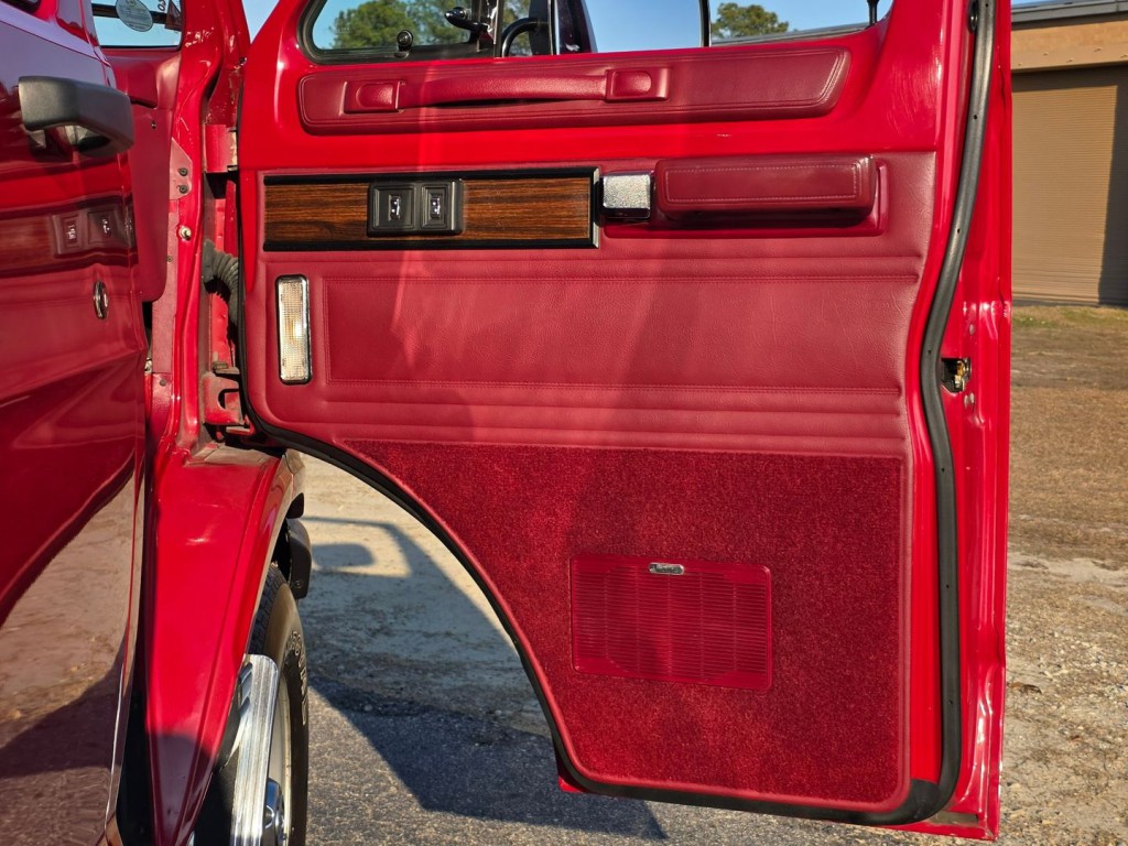 1994 Dodge Ram Van Image 40