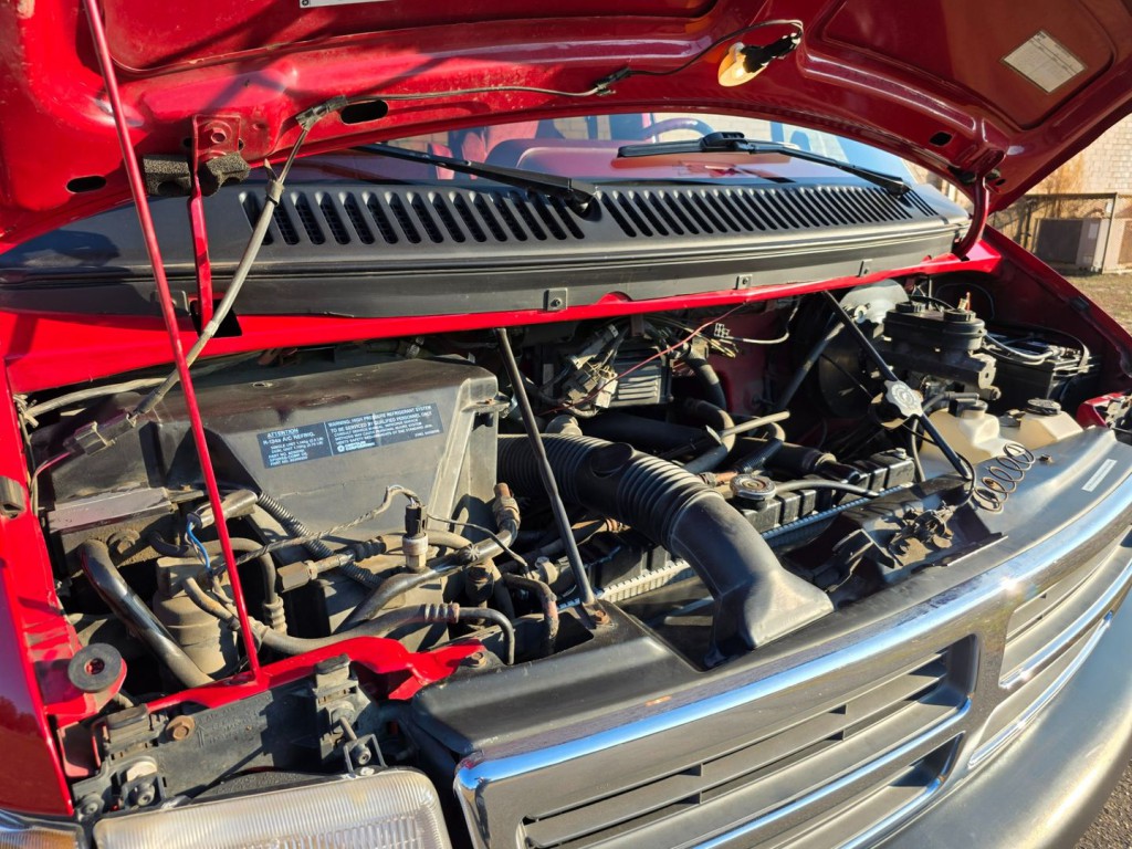 1994 Dodge Ram Van Image 45