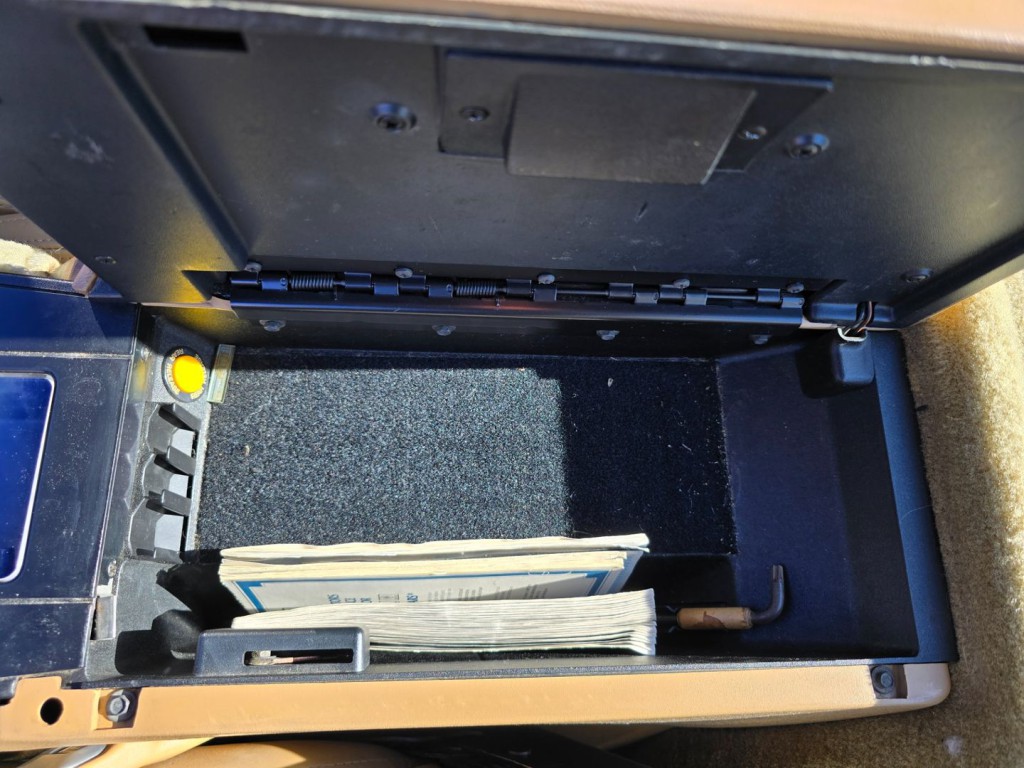 1986 Chevrolet Corvette Image 24