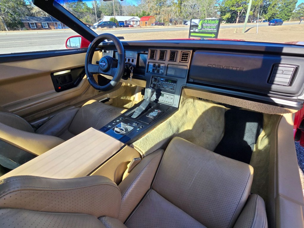 1986 Chevrolet Corvette Image 28